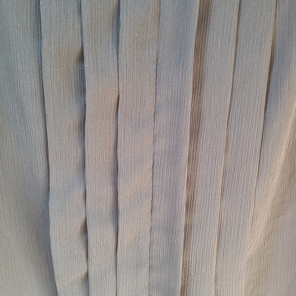 Banana Republic Navy Sleeveless Pleated Women's Top Blouse - Picture 2 of 11